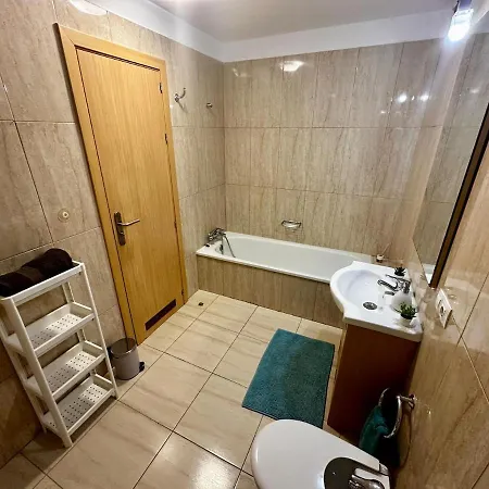 Spacious Flat Near The Sea *